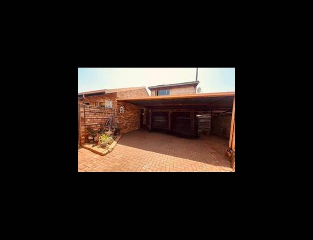 4 BEDROOM HOUSE FOR SALE IN HESTEAPARK